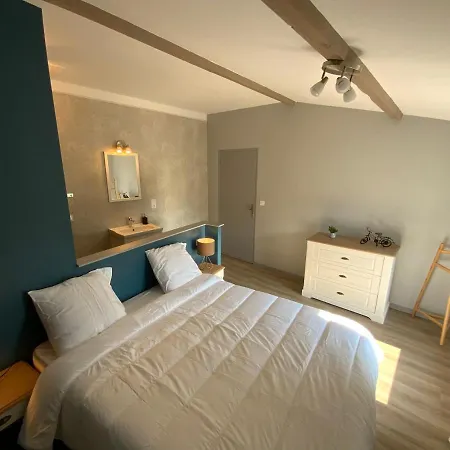 Chez Le Damian 度假居 Neuville (Puy-de-Dome)