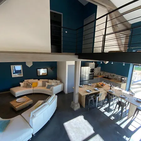 Chez Le Damian 度假居 Neuville (Puy-de-Dome)