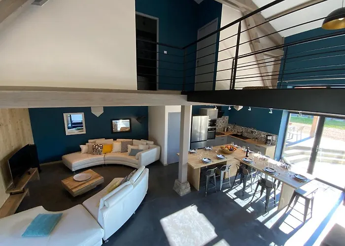 Chez Le Damian 度假居 Neuville (Puy-de-Dome)