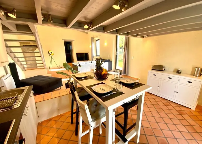 Chez Le Damian * Neuville (Puy-de-Dome)